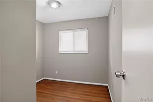 6751 Kenwood Dr, Saint Louis, MO 63121 - Photo 11