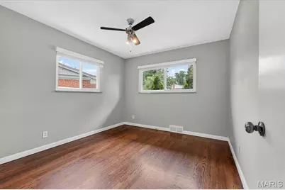 7421 Saleen Court, University City, MO 63130 - Photo 13