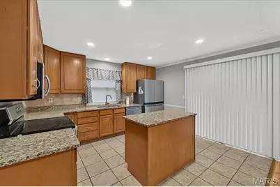 1438 Silverleaf Lane, Saint Louis, MO 63146 - Photo 17
