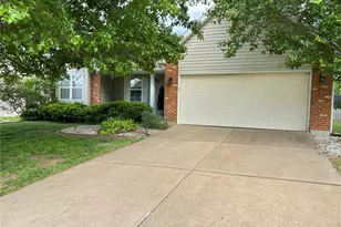 10 President Dr, O'Fallon, MO 63368 - Photo 1