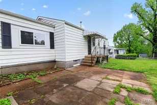 10220 Tappan Dr, Saint Louis, MO 63137 - Photo 7