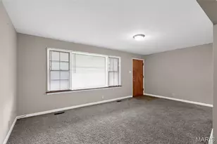 10220 Tappan Dr, Saint Louis, MO 63137 - Photo 15