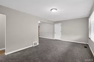 10220 Tappan Dr, Saint Louis, MO 63137 - Photo 13