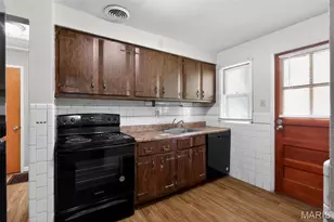 10220 Tappan Dr, Saint Louis, MO 63137 - Photo 21