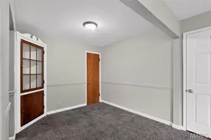 10220 Tappan Dr, Saint Louis, MO 63137 - Photo 17