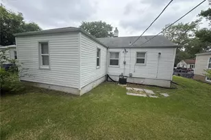 2049 Coleridge Dr, Saint Louis, MO 63136 - Photo 9