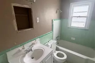 2049 Coleridge Dr, Saint Louis, MO 63136 - Photo 7