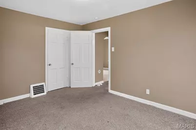 2049 Coleridge Drive, Saint Louis, MO 63136 - Photo 11