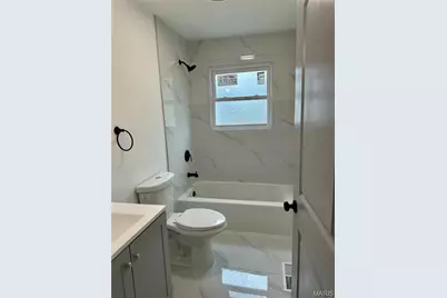 1618 Patterson Road, Florissant, MO 63031 - Photo 7