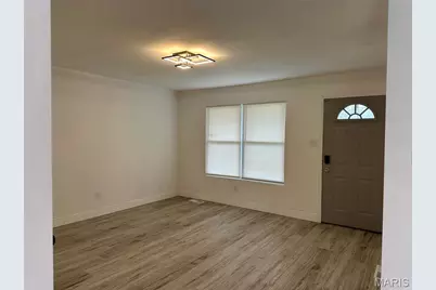1618 Patterson Road, Florissant, MO 63031 - Photo 3