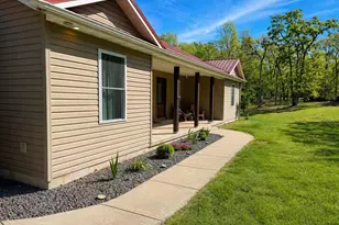 157 Timber Glen Rd, Shelbyville, MO 65565 - Photo 3