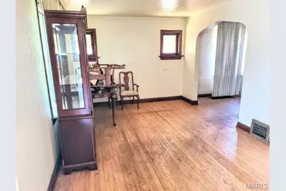 1365 Switzer Avenue, Saint Louis, MO 63147 - Photo 11