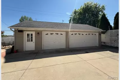 6120 Victoria Avenue, Saint Louis, MO 63139 - Photo 9