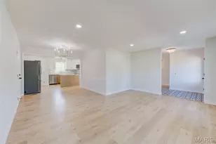 2060 Aqueduct Dr, Florissant, MO 63033 - Photo 5