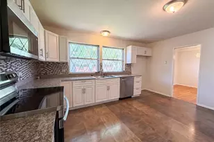1321 Petite Dr, Saint Louis, MO 63138 - Photo 9