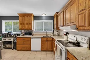 10720 Forest Path Dr, Sunset Hills, MO 63128 - Photo 15