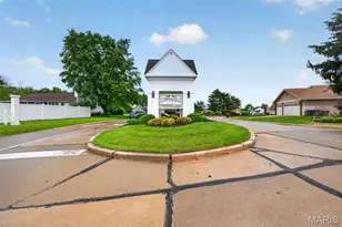 10 Barrington Dr, Saint Peters, MO 63376 - Photo 35