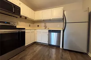 1935 Marine Terrace Dr, Maryland Heights, MO 63146 - Photo 9