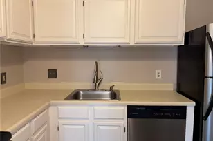 1935 Marine Terrace Dr, Maryland Heights, MO 63146 - Photo 7