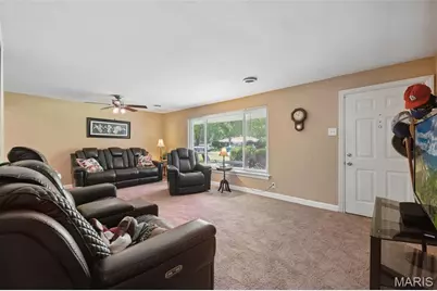 9 Hazelwood Court, Hazelwood, MO 63042 - Photo 5