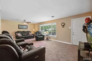 9 Hazelwood Ct, Hazelwood, MO 63042 - Photo 5