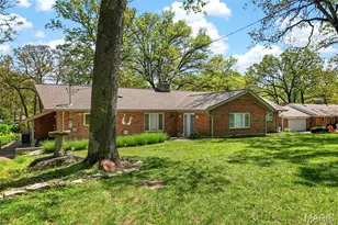 8827 Rock Forest Dr, Grantwood Village, MO 63123 - Photo 11