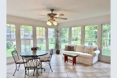 225 E Governor Place, Saint Charles, MO 63301 - Photo 9