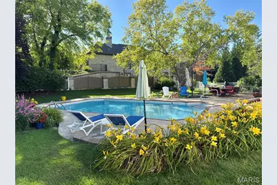 225 E Governor Place, Saint Charles, MO 63301 - Photo 25