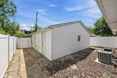 4824-4826 Pennsylvania Avenue, Saint Louis, MO 63111 - Photo 9