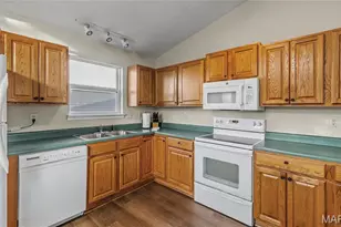 1938 Lakeshore Dr, Cuba, MO 65453 - Photo 7