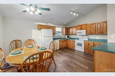 1938 Lakeshore Drive, Cuba, MO 65453 - Photo 3