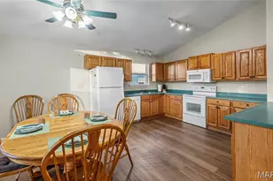 1938 Lakeshore Dr, Cuba, MO 65453 - Photo 3
