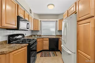 5 Delcrest Ct, University City, MO 63124 - Photo 9