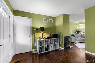 405 Oak Tree Dr, Webster Groves, MO 63119 - Photo 3