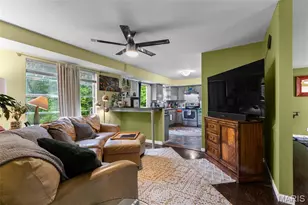 405 Oak Tree Dr, Webster Groves, MO 63119 - Photo 7
