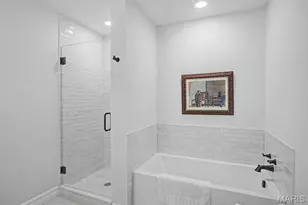 7 Greenbriar Dr, Ladue, MO 63124 - Photo 55