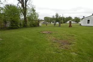 200 E Maple St, Curryville, MO 63339 - Photo 25