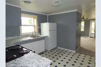200 E Maple Street, Curryville, MO 63339 - Photo 7