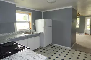 200 E Maple St, Curryville, MO 63339 - Photo 7