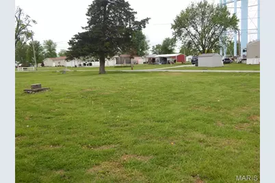 200 E Maple Street, Curryville, MO 63339 - Photo 23