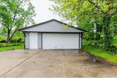 332 Banff Circle, Saint Louis, MO 63137 - Photo 17