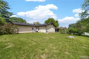 111 Julie Ln, Saint Peters, MO 63376 - Photo 5
