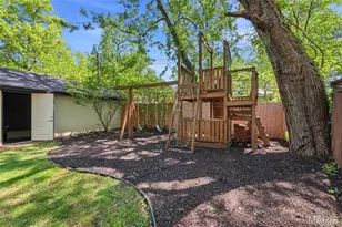 444 Melville Ave, University City, MO 63130 - Photo 51
