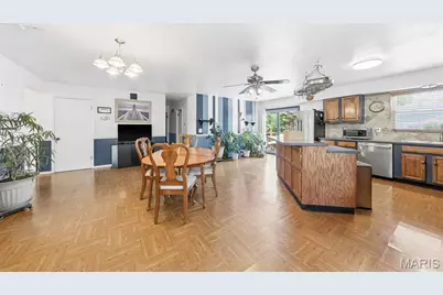 2425 Farnham Court, Florissant, MO 63033 - Photo 9