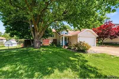 2425 Farnham Court, Florissant, MO 63033 - Photo 3