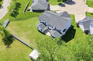 729 Sterling Terrace Ct, Saint Charles, MO 63301 - Photo 5