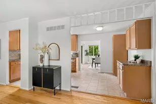 903 Parma Dr, Ballwin, MO 63021 - Photo 7