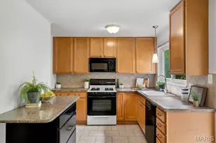 903 Parma Dr, Ballwin, MO 63021 - Photo 9