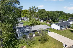 10433 Leitrim Dr, Saint Louis, MO 63123 - Photo 27
