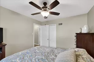 10433 Leitrim Dr, Saint Louis, MO 63123 - Photo 11